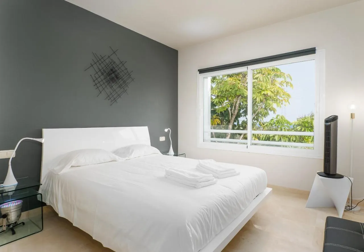 2278-Modern Apt In The Alcazaba Lagoon Estepona Spain