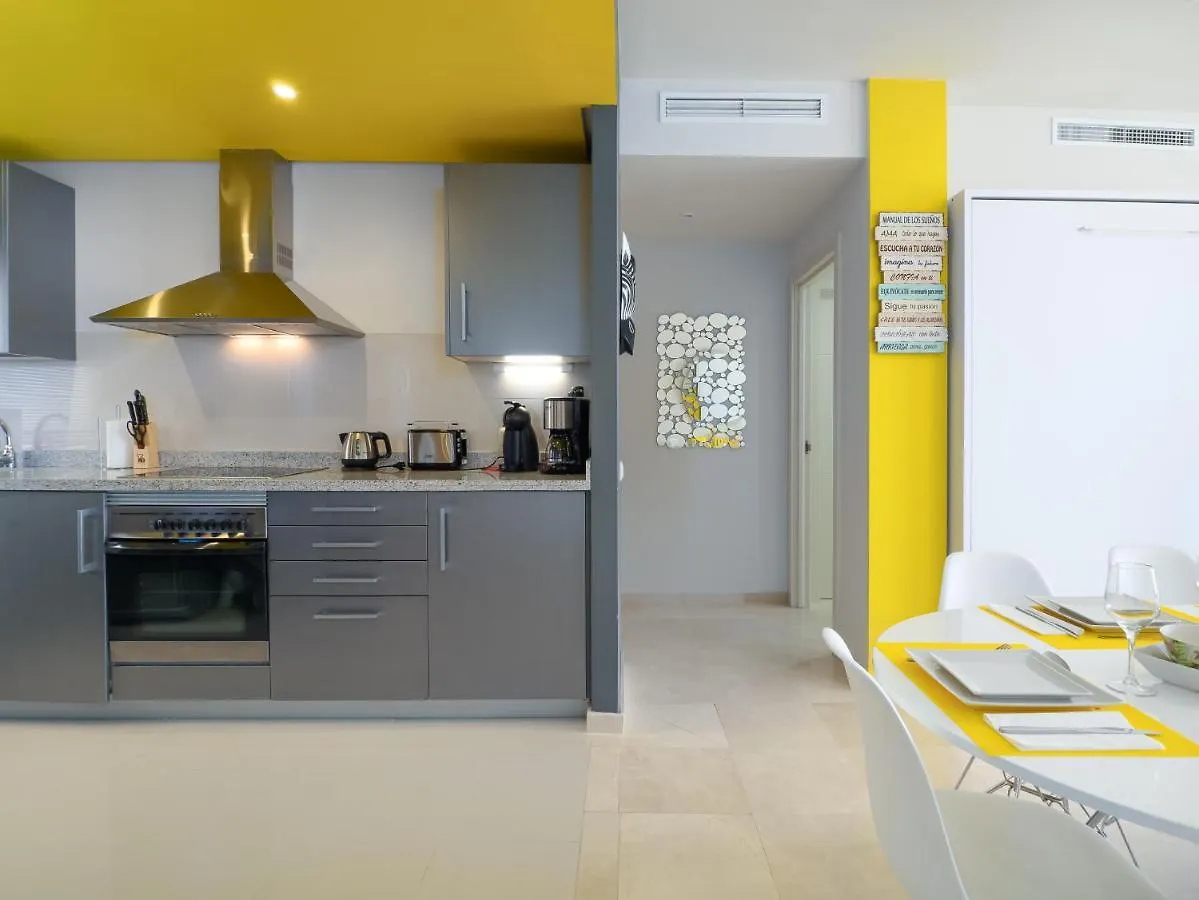 アパート 2278-Modern Apt In The Alcazaba Lagoon エステポナ