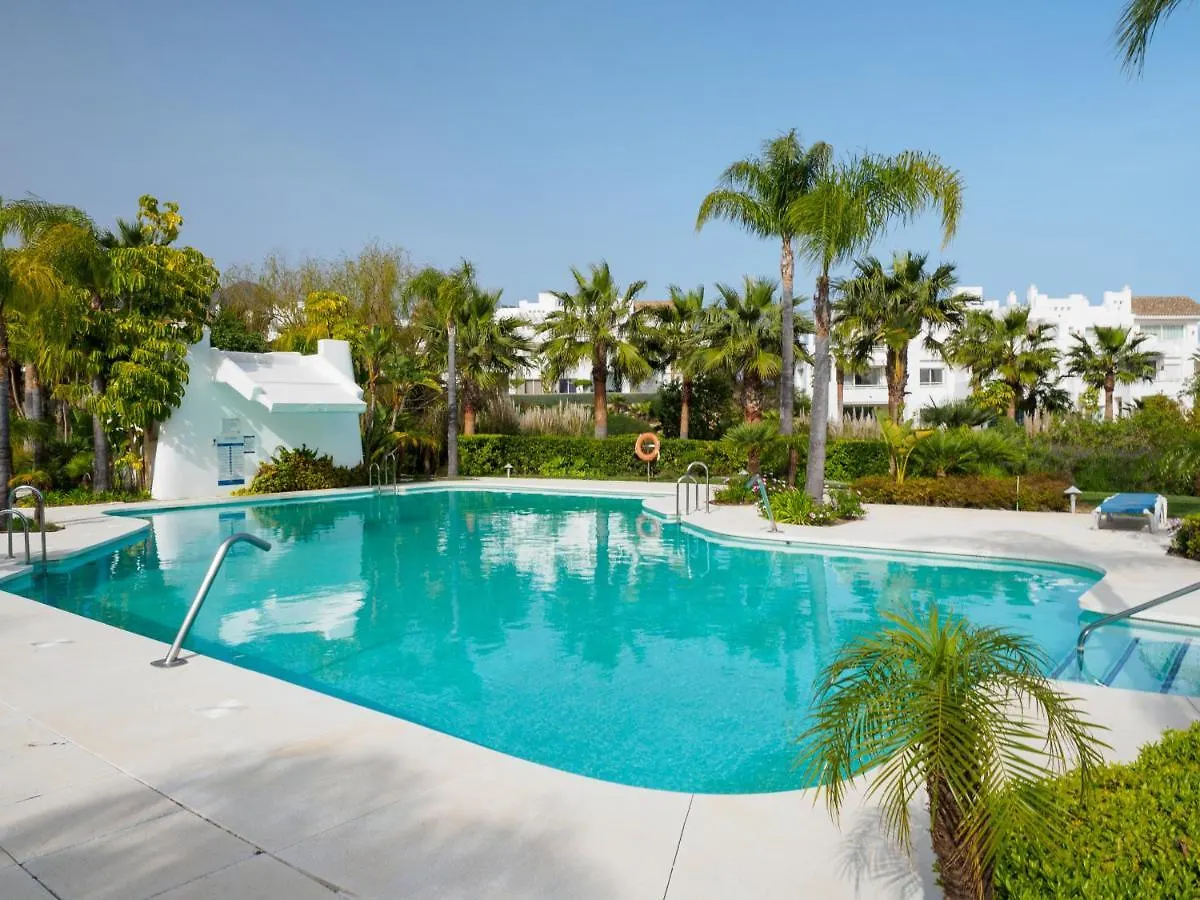 2278-Modern Apt In The Alcazaba Lagoon エステポナ